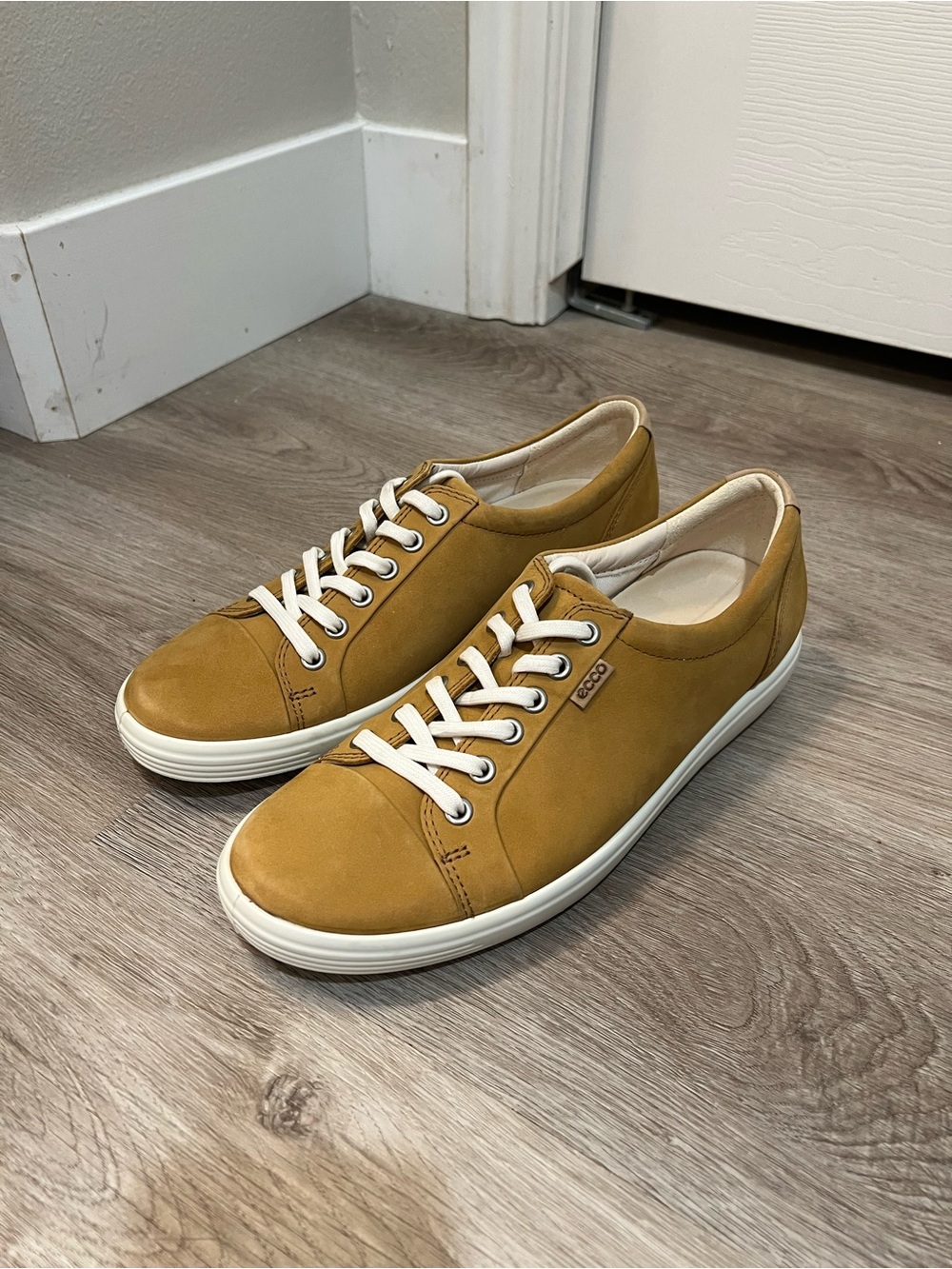 Ecco Women's Mustard Yellow Leather Sneakers